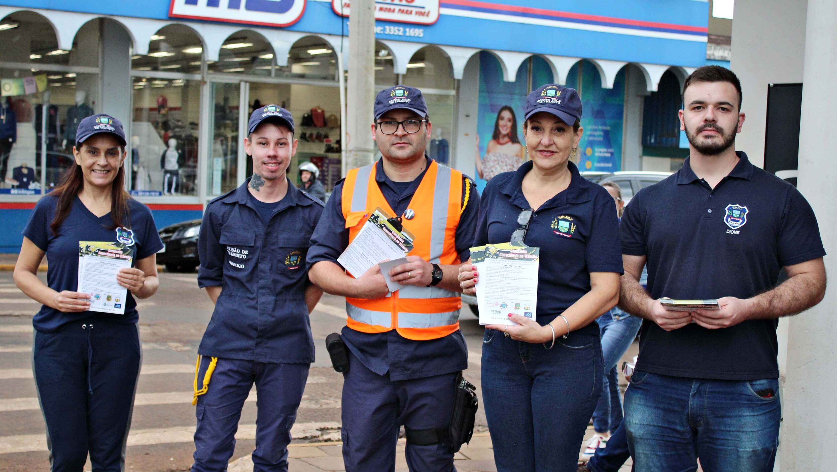 Divisão Municipal de Trânsito promove campanha de conscientização para pedestres e condutores